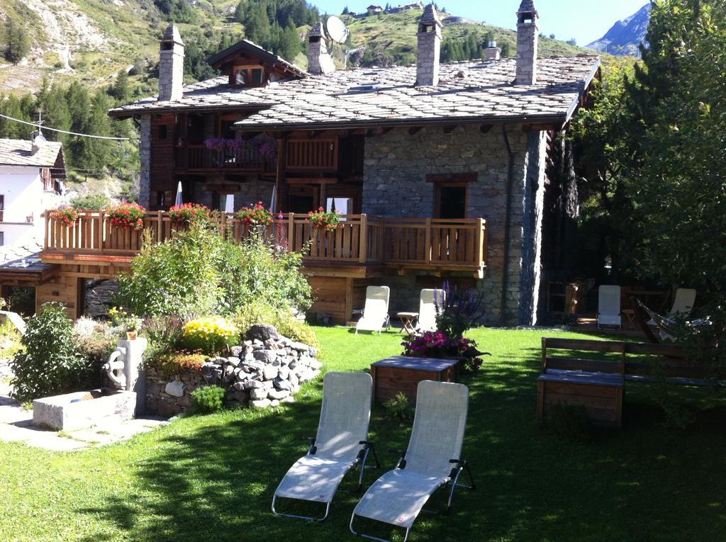 Les Trompeurs Chez Odette Bed & Breakfast Cogne Exterior photo