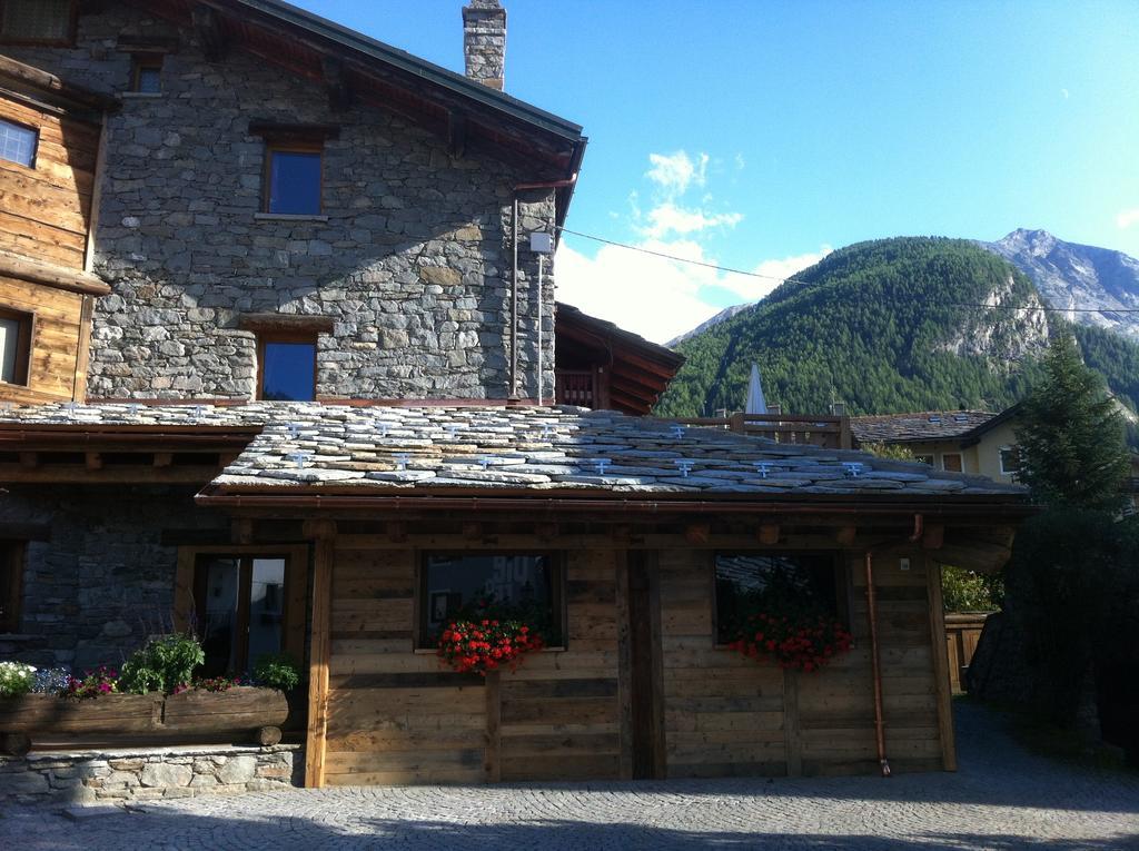 Les Trompeurs Chez Odette Bed & Breakfast Cogne Exterior photo